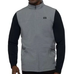 TravisMathew Men&apos;s Top Of The Line Vest