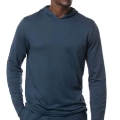 TravisMathew Men's Cloud Light Pullover